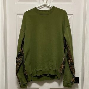 Cabela’s | Long Sleeve | Crew Neck Pullover Green wCamo | Sweatshirt| Size L Reg